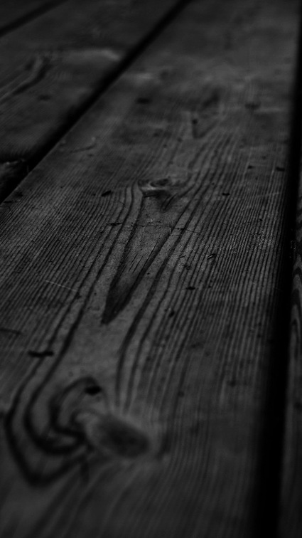 Black_20Wood_20Galaxy_20S4_20Wallpaper.jpg